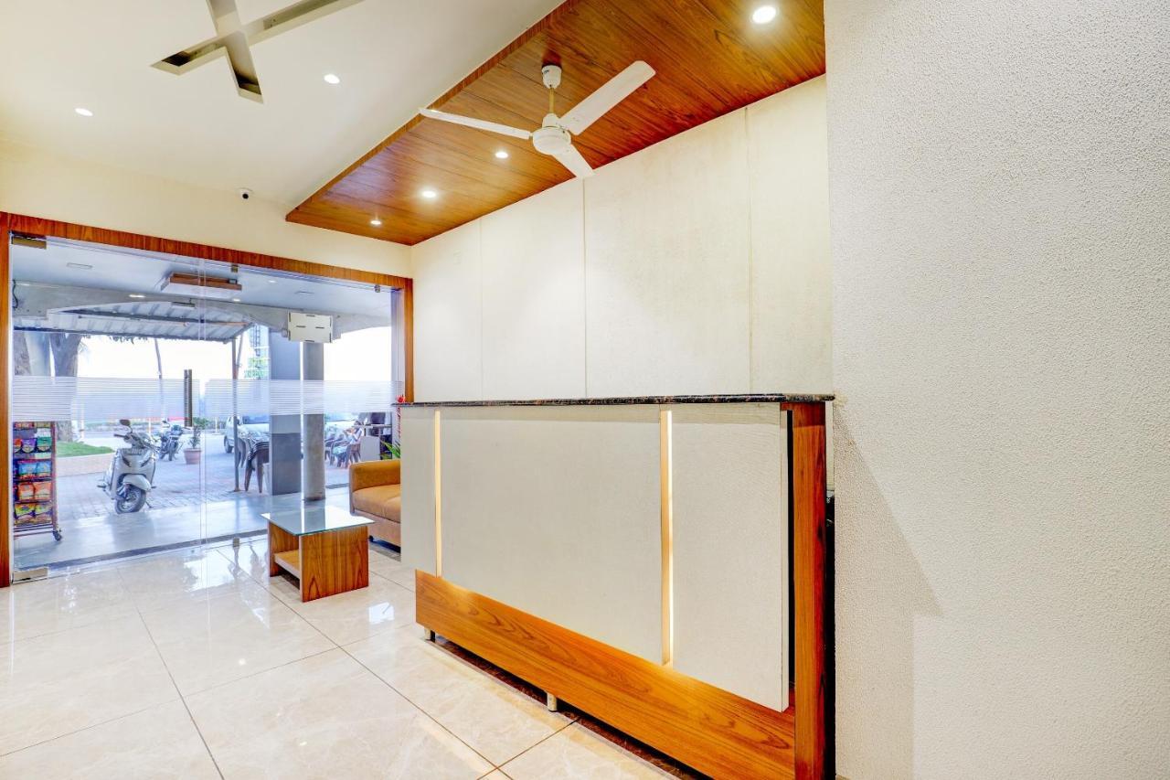 Oyo 77491 Hotel Shreenath Valsad Экстерьер фото